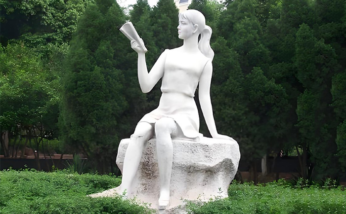 千年匠心，傳世之美——優(yōu)藝雕塑定制人物石雕藝術(shù)