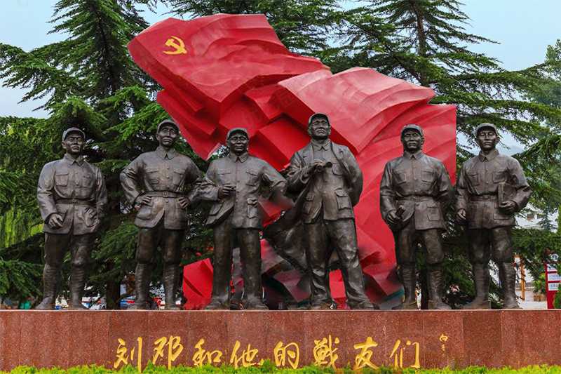 革命人物雕塑，劉鄧和他的戰(zhàn)友們雕像